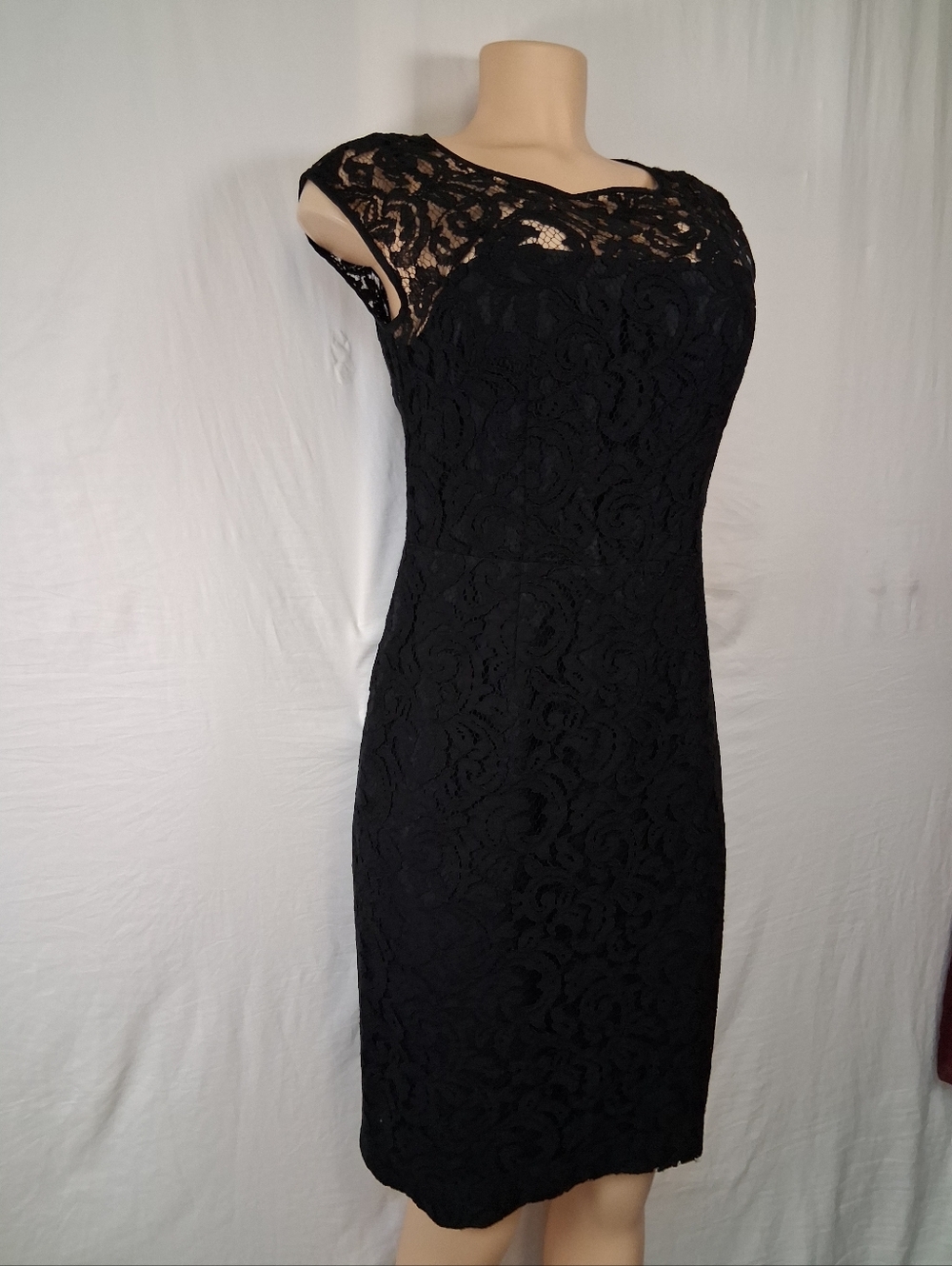 Banana Republic Black Lace Midi Dress with Cap Sleeves Size 6 Petite - Picture 9 of 17